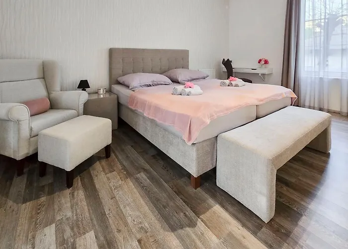 Medencepart שיופוק